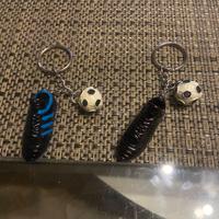 Portachiavi scarpette da calcio con pallone