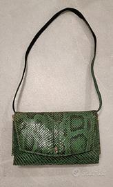 Stivaletti e borsa in pitone