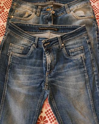 Set due paia di jeans 