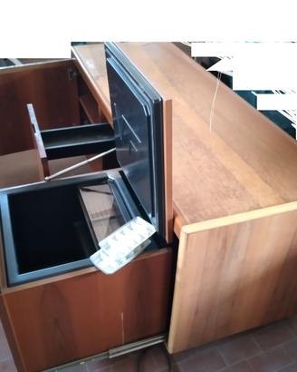 FrigoBar ufficio mobiletto in Noce a tre scomparti