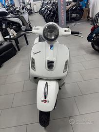 Piaggio Vespa 300 GTS