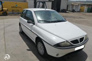 LANCIA Y ELEFANTINO