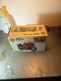 Moto Honda bol dor polistil
