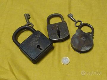 LUCCHETTO ANTICO LOTTO DI TRE GRANDI