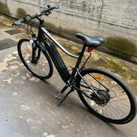 Bici elettrica Decathlon Riverside 500 E nera