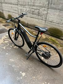 Bici elettrica Decathlon Riverside 500 E nera