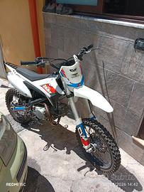 LEM 125 moto