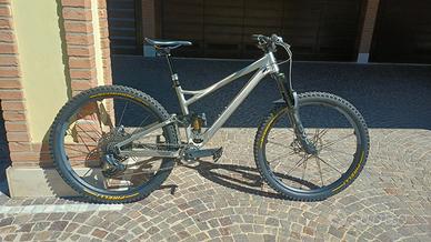 Enduro Banshee Prime v3.2 tg M