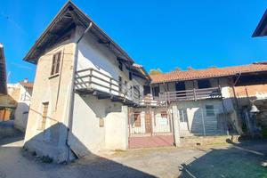CASA SEMINDIPENDENTE A MAGNANO