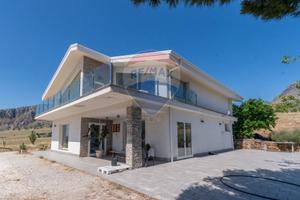 Villa singola - Piana degli Albanesi