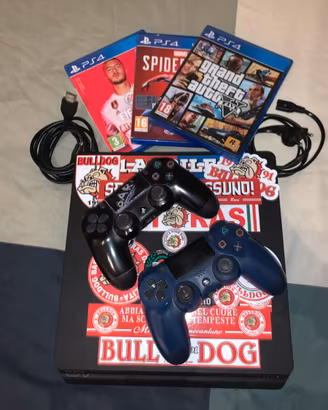 PS4 slim 1tb + 2 controller + 3 giochi