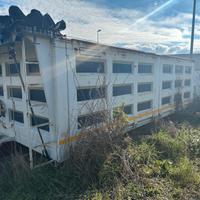 Ribaltabile trilaterale 3 lati per mezzo d'opera 4