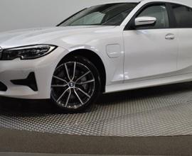 BMW 330 e Business Advantage