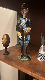 Sculture  anni 50 carabinieri