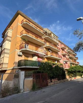 3 LOCALI A PALERMO
