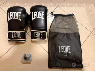 Guanti da Boxe + Paradenti – Mai Usati