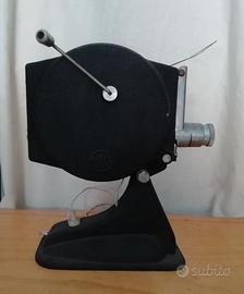 PROIETTORE 8MM A MANOVELLA M.P.M MILANO GIOCATTOLO