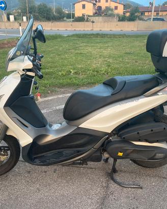 Piaggio Beverly 350 Sport Touring ABS