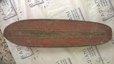 Skateboard vintage in metallo. PEZZO RARO!