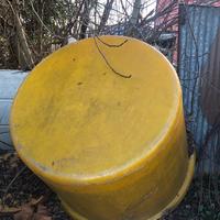 Vasca/Tino in vetroresina 900 litri con rubinetto