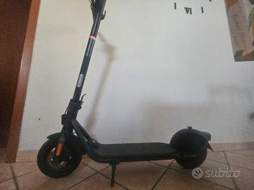 Segway Ninebot F2 E - Pari al nuovo (508 km)
