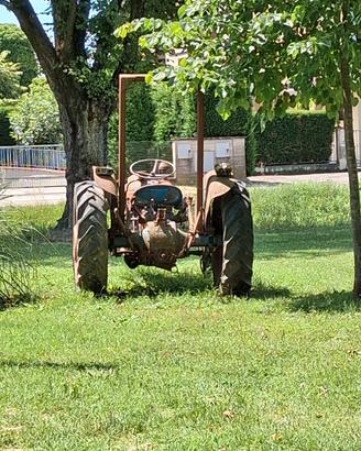 trattore agricolo Ford
