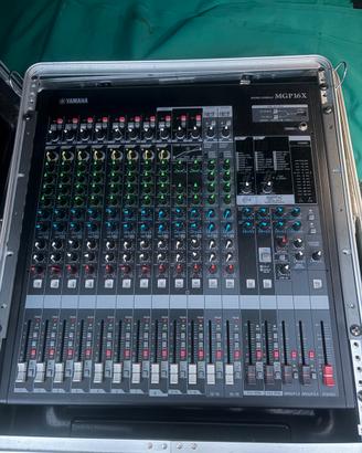 Mixer audio Yamaha