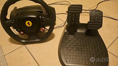Volante con pedali Thrustmaster Ferrari