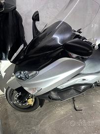 Yamaha T max 500 pari al nuovo