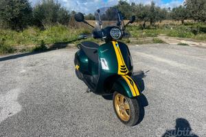 Vespa GTS Racing Sixties 300