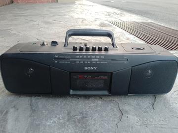 Sony ,radio ,mangia cassette 