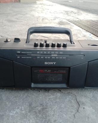Sony ,radio ,mangia cassette 