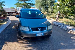 VOLKSWAGEN Touran - 2004