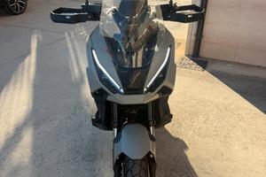 Xadv 750