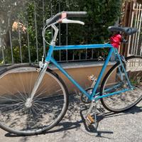 Bicicletta scatto fisso