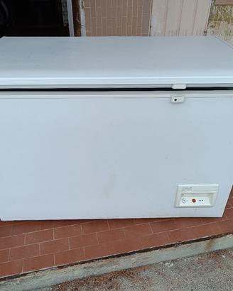 Congelatore a pozzetto 210L