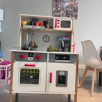 Cucina per bambini gioco con stoviglie