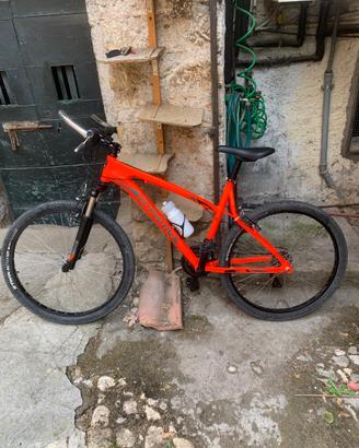 B’Twin ROCKRIDER 340