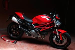 Ducati Monster 796