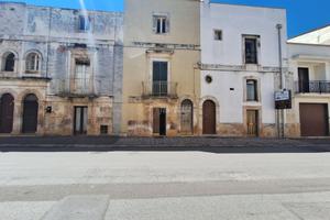 SOLUZIONE SINGOLA D'EPOCA CON SPAZIO ESTERNO E TE