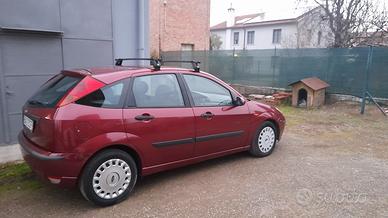 ford focus con gangio traino