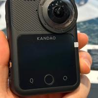 Kandao Qoocam 3 Ultra 360 action cam con accessori