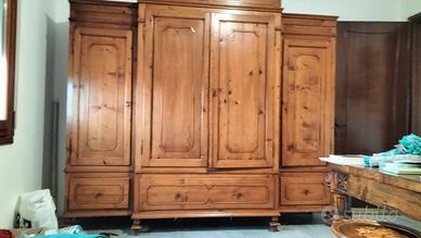 armadio in legno massello