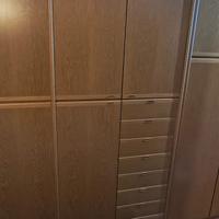 Guardaroba in legno a 7 ante