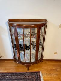 Vetrinetta inglese in radica laccata a mezza luna