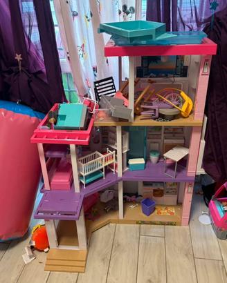 Villa camper macchina e armadio di barbie