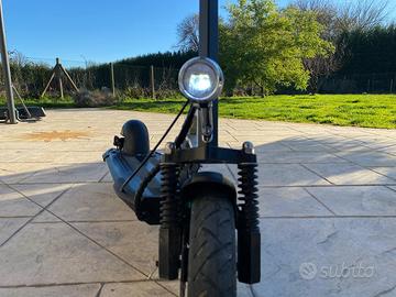 Monopattino Elettrico Ammortizzato