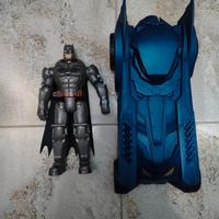 Batman e Batmobile 