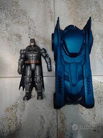 Batman e Batmobile 