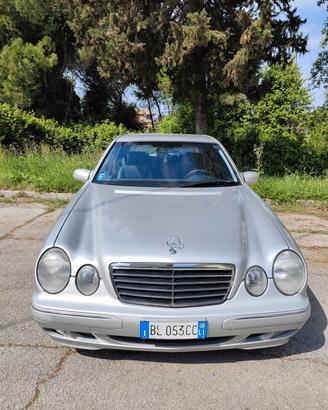 Mercedes w 210